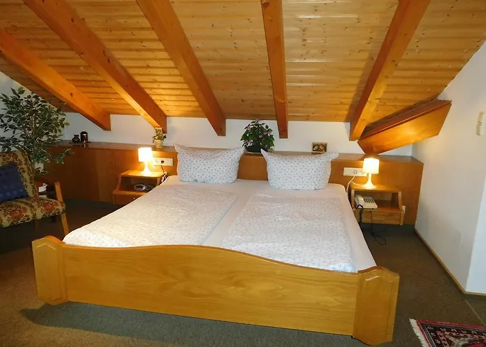 بيت ضيافة Faisst